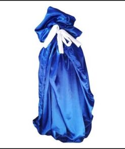 Your assistant climbs into a cloth bag, which is tightly closed by a spectator. To do this, the spectator forms as many knots as he wants with a rope, so he can really tighten the bag. Now a large cloth is held up (not included). As you walk behind the cover on the left side, your assistant suddenly appears on the right side of the curtain. IMMEDIATELY the cloth is dropped. Your assistant has freed herself in a flash and you, as a magician, are now locked in the bag! • It seems impossible to get out of the bag in such a short time and switch places with your assistant. • The bag can be checked by a spectator beforehand. He won't find a double bottom or zippers or velcro fasteners.