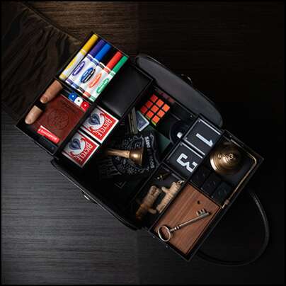 6678-Modern-doctor-bag-sacoche-de-close-up-style-médecin-Murphys-Magic